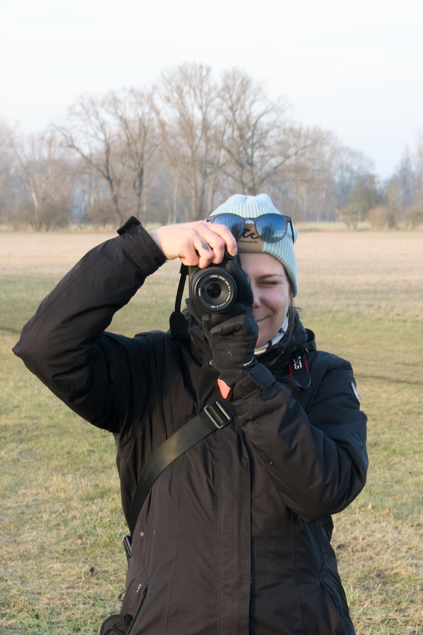 Nadine photographing